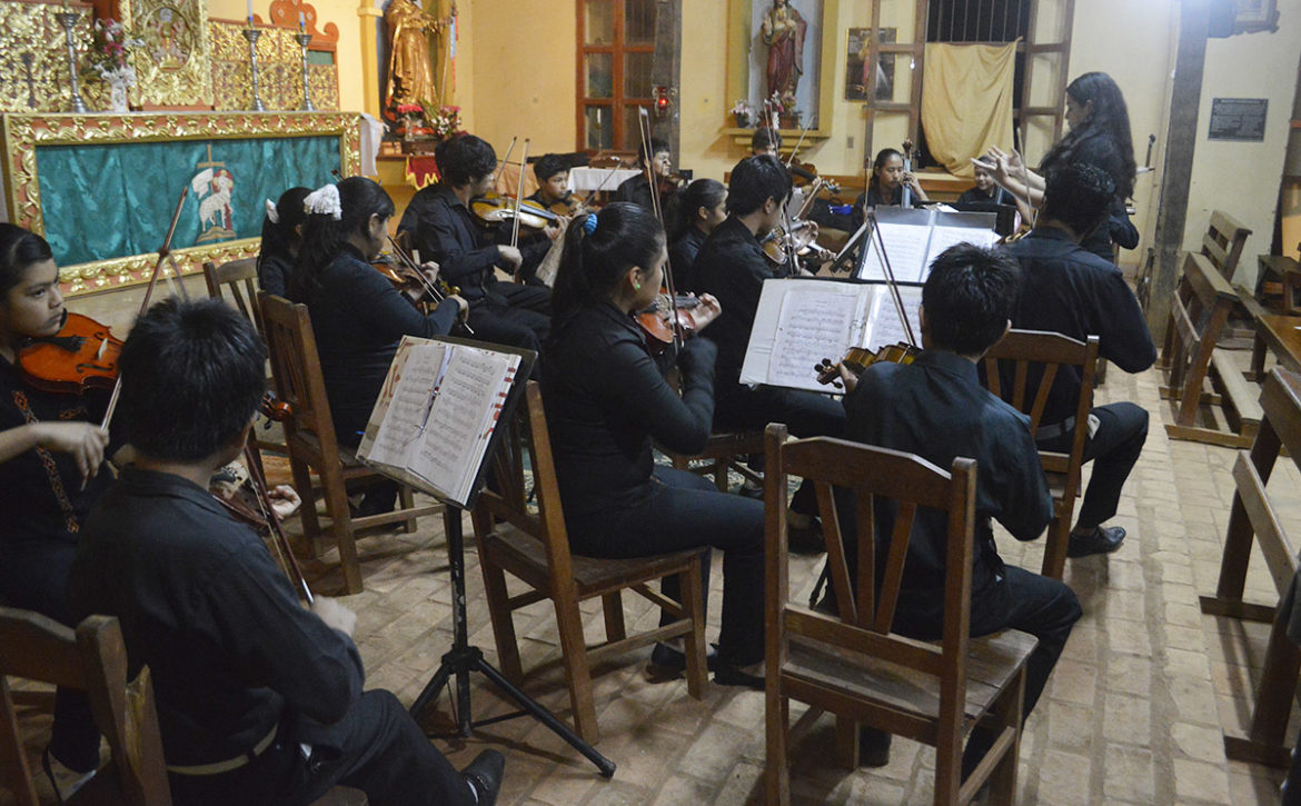 Coro-y-Orquesta-de-Santiago-de-Chiquitos-web